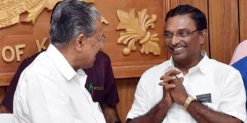 എ. പത്മകുമാര്‍ മുഖ്യമന്ത്രി പിണറായി വിജയനൊപ്പം (ഫയല്‍ ചിത്രം)