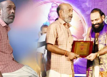 അഖിലകേരള ശാസ്താംപാട്ട് കലാകാരസമിതി തൃപ്പൂണിത്തുറ ലായം കൂത്തമ്പലത്തില്‍ നടത്തിയ ചടങ്ങില്‍ രാംകുമാറിനെ മുന്‍ ശബരിമല മേല്‍ശാന്തി പുത്തിലത്ത് മഹേശ് നമ്പൂതിരി
ആദരിക്കുന്നു