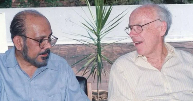 1999 ല്‍ ആര്‍ജിസിബിയില്‍ സന്ദര്‍ശനത്തിനിടെ ഡോ. ജെയിംസ് വാട്സണും ആര്‍ജിസിബി സ്ഥാപക ഡയറക്ടര്‍ പരേതനായ പ്രൊഫ. എം ആര്‍ ദാസും.