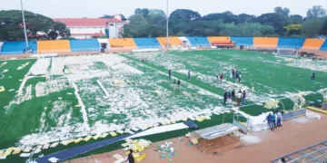 സൂപ്പര്‍ ലീഗ് കേരള ഫുട്‌ബോളില്‍ ഇന്ന് നടക്കുന്ന തൃശൂര്‍ മാജിക് എഫ്‌സി-മലപ്പുറം എഫ്‌സി പോരാട്ടത്തിനായി തൃശൂര്‍ കോര്‍പ്പറേഷന്‍ സ്റ്റേഡിയം അവസാനവട്ട മിനുക്കു പണിയില്‍