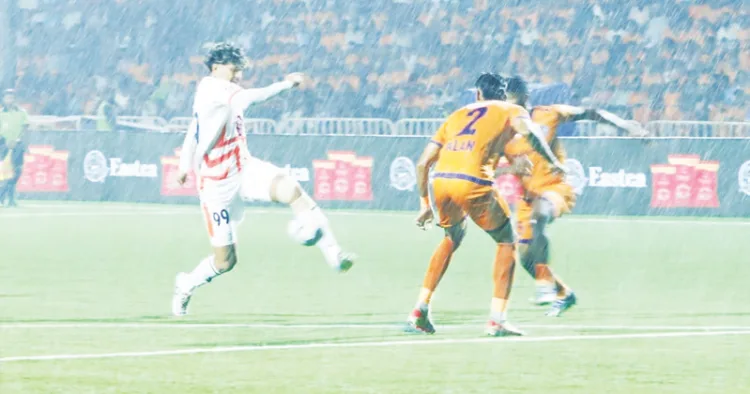 തൃശൂര്‍ കോര്‍പ്പറേഷന്‍ സ്റ്റേഡിയത്തില്‍ നടന്ന സൂപ്പര്‍ ലീഗ് കേരളയില്‍ തൃശൂര്‍ മാജിക്ക് എഫ്.സി ക്കെതിരെ ഗോള്‍ നേടുന്ന മലപ്പുറം എഫ്.സി യുടെ ജോണ്‍ കേനഡി സേവിയര്‍