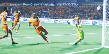 സൂപ്പര്‍ ലീഗ് കേരളയില്‍ തൃശൂര്‍ മാജിക്-തിരുവനന്തപുരം കൊമ്പന്‍സ് പോരാട്ടത്തില്‍ നിന്ന്