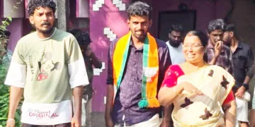 ശശിലത ടീച്ചറും ശിഷ്യന്‍ സൂരജ് സോമനും
പ്രചരണത്തിനിടയില്‍