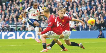 ടോട്ടനത്തിനായി മാത്തീസ് ടെല്‍(ഇടത്തേയറ്റം) ഗോള്‍ നേടുന്നു