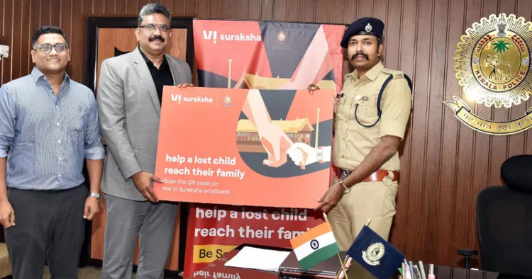 പത്തനംതിട്ട ജില്ലാ പോലീസ് ഓഫീസില്‍ ആനന്ദ് ആര്‍ ഐ.പി.എസ് (എസ് പി, പത്തനംതിട്ട), ജോര്‍ജ് മാത്യു വി (വി ബിസിനസ് ഹെഡ് - കേരളം), ജോര്‍ജ് മാത്യൂസ് (വി മാർക്കറ്റിംഗ് ഹെഡ് - കേരളം) എന്നിവർ ചേർന്ന് ശബരിമലയിൽ എത്തുന്ന കുട്ടികളുടെ സുരക്ഷയ്ക്കായുള്ള 'വി സുരക്ഷാ' പദ്ധതി അവതരിപ്പിക്കുന്നു