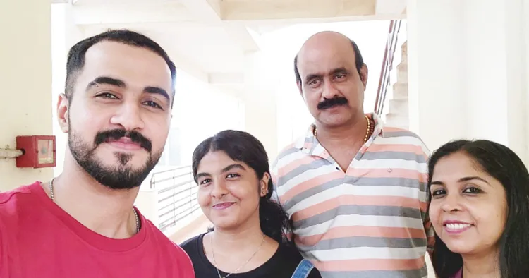 വോട്ടുള്ള കുടുംബം... ആല്‍ബര്‍ട്ട് വോട്ട്, ജൂലി വോട്ട്, അലിസ്റ്റര്‍ ഇഗ്നേഷ്യസ,് അലീഷ മേരി.