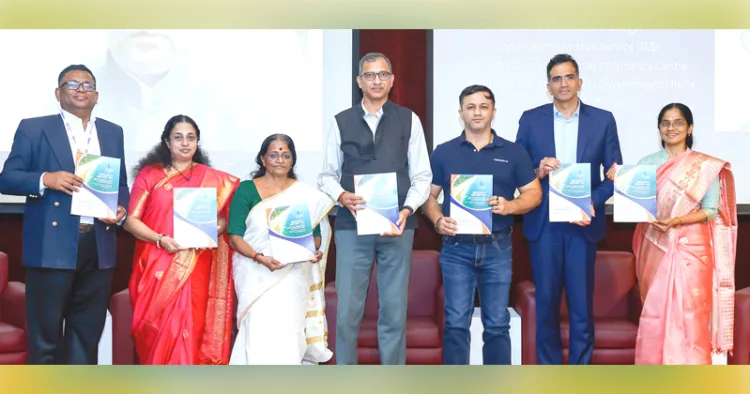 അമൃതയില്‍ നടന്ന എഐ സേഫ്റ്റി കോണ്‍ക്ലേവിന്റെ വേദിയില്‍ ധവളപത്രം പുറത്തിറക്കുന്നു