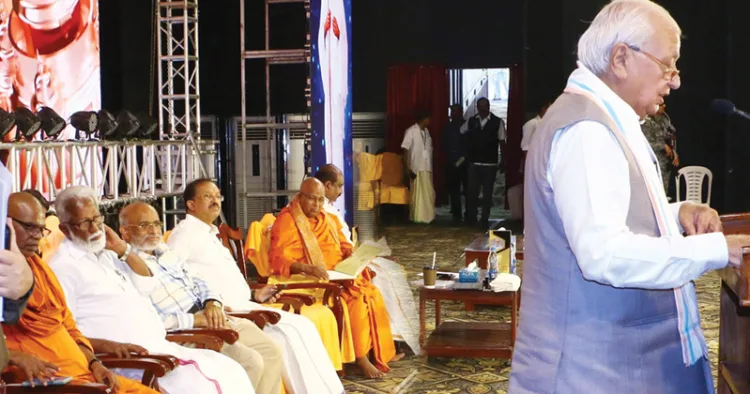 93-ാമത് ശിവഗിരി തീര്‍ഥാടനത്തിലെ ഉദ്ഘാടന സമ്മേളനത്തില്‍ മുഖ്യാതിഥിയായി ബീഹാര്‍ ഗവര്‍ണര്‍ ആരിഫ് മുഹമ്മദ്ഖാന്‍ സംസാരിക്കുന്നു