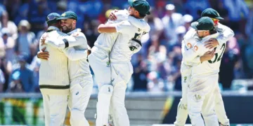 ആഷസ് പരമ്പര സ്വന്തമാക്കിയത് ആഘോഷിക്കുന്ന ഓസീസ് താരങ്ങള്‍