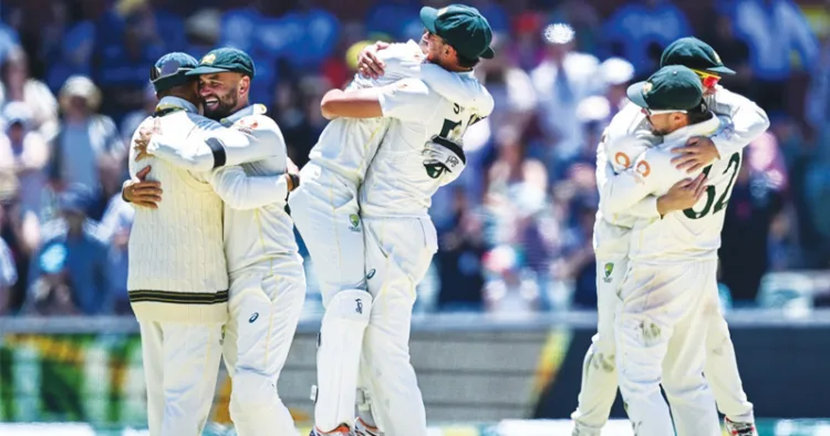 ആഷസ് പരമ്പര സ്വന്തമാക്കിയത് ആഘോഷിക്കുന്ന ഓസീസ് താരങ്ങള്‍