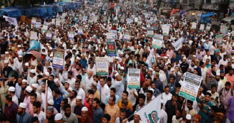 ബംഗ്ലാദേശില്‍ അരങ്ങേറുന്ന അക്രമം