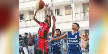 സംസ്ഥാന കിഡ്‌സ് ബാസ്‌കറ്റ്‌ബോളില്‍ എറണാകുളത്തിനെതിരെ ആലപ്പുഴ ടീം പോയിന്റ് നേടുന്നു