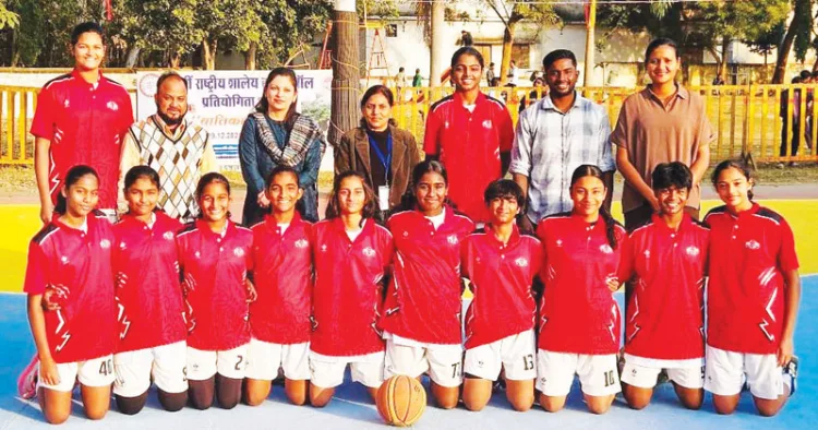 ദേശീയ സ്‌കൂള്‍ ഗെയിംസില്‍ പെണ്‍കുട്ടികളുടെ അണ്ടര്‍ 14 വിഭാഗത്തില്‍ ജേതാക്കളായ എസ്ജിഎഫ്ഐ സ്‌കൂള്‍സ് ടീം