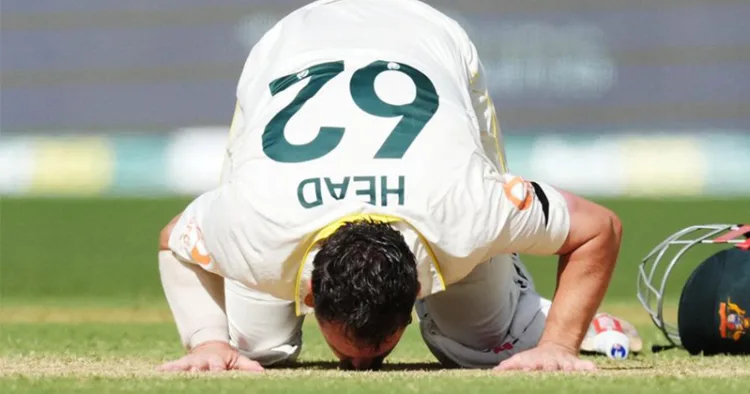 സെഞ്ചുറി നേടിയ ട്രാവിസ് ഹെഡ് ഗ്രൗണ്ടില്‍ ചുംബിക്കുന്നു