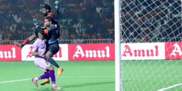 തൃശൂര്‍ മാജിക് എഫ്സി കണ്ണൂര്‍ വാരിയേഴ്സ് പോരാട്ടത്തില്‍ നിന്ന്‌