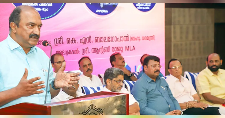 കെഎസ്എഫ്ഇ ഗാലക്‌സി ചിട്ടി പദ്ധതി സംസ്ഥാനതല മെഗാനറുക്കെടുപ്പ് വിജയികളെ ധനമന്ത്രി കെ.എന്‍ ബാലഗോപാല്‍ പ്രഖ്യാപിക്കുന്നു