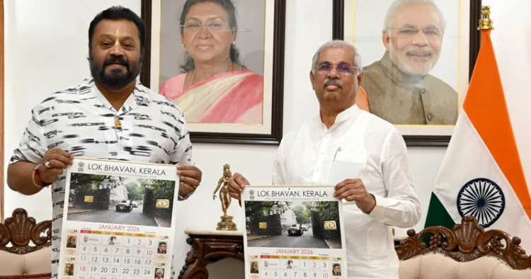 ലോക്ഭവന്‍ പുറത്തിറക്കിയ കലണ്ടറിന്റെ പ്രകാശനം ഗവര്‍ണര്‍ രാജേന്ദ്ര വിശ്വനാഥ് ആര്‍ലേക്കര്‍ കേന്ദ്രമന്ത്രി സുരേഷ്‌ഗോപിക്ക് നല്‍കി നിര്‍വ്വഹിക്കുന്നു