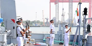 കൊച്ചി ദക്ഷിണ നാവിക സേനാകേന്ദ്രത്തില്‍ നടന്ന ഡൈവിങ് സപ്പോര്‍ട്ട് ക്രാഫ്റ്റ് കമ്മീഷന്‍ ചടങ്ങില്‍ നിന്ന്