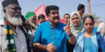 എ.എ. റഹീം ഇംഗ്ലീഷില്‍ ചീത്ത വിളിക്കുന്നു