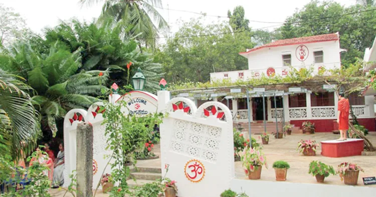 സ്വാമി ഓംകാറിന്റെ ശ്രീ ശാന്തി ആശ്രമം