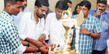 2013ല്‍ ഗോഡ്‌സ് ഓണ്‍ കണ്‍ട്രിയുടെ പൂജ ചടങ്ങില്‍ ശ്രീനിവാസന്‍ (ഫയല്‍)