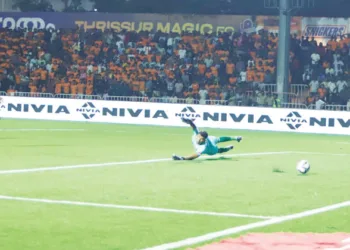 തൃശൂര്‍ കോര്‍പ്പറേഷന്‍ സ്റ്റേഡിയത്തില്‍ നടന്ന കേരള സൂപ്പര്‍ ലീഗ് സെമി ഫൈനല്‍ മത്സരത്തില്‍ തൃശൂര്‍ മാജിക്ക് എഫ്.സി യുടെ മര്‍ക്കസ് ലെറിക് ജോസഫിന്റെ ഗോള്‍