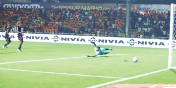 തൃശൂര്‍ കോര്‍പ്പറേഷന്‍ സ്റ്റേഡിയത്തില്‍ നടന്ന കേരള സൂപ്പര്‍ ലീഗ് സെമി ഫൈനല്‍ മത്സരത്തില്‍ തൃശൂര്‍ മാജിക്ക് എഫ്.സി യുടെ മര്‍ക്കസ് ലെറിക് ജോസഫിന്റെ ഗോള്‍