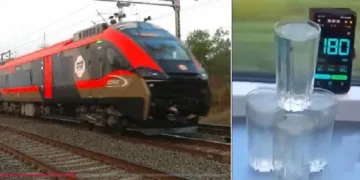 പരീക്ഷണയോട്ടത്തിന്‍റെ ഭാഗമായി രാജസ്ഥാനിലെ കോട്ടയില്‍ നിന്നും മധ്യപ്രദേശിലെ നാഗ് ഡയിലേക്ക് 180 കിലോമീറ്റര്‍ സ്പീഡില്‍ കുതിക്കുന്ന വന്ദേഭാരത് സ്പീപ്പര്‍ ട്രെയിന്‍ (ഇടത്ത്) ഒരു തുള്ളി പോലും തുളുമ്പാതെ ഗ്ലാസുകളില്‍ നിറച്ച വെള്ളം (വലത്ത്)