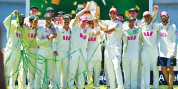 ആഷസ് കിരീടവുമായി ഓസ്‌ട്രേലിയന്‍ ക്രിക്കറ്റ് ടീം ആഘോഷത്തില്‍