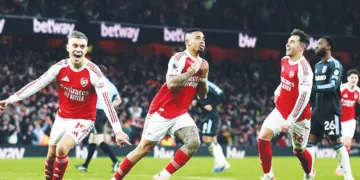 ആഴ്‌സണലിനായി ഗോള്‍ നേടിയ ഗബ്രിയേല്‍ ജെസ്യൂസ്(നടുവില്‍) സഹതാരങ്ങള്‍ക്കൊപ്പം ആഹ്ലാദത്തില്‍