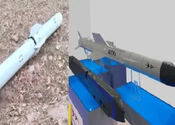 ഓപ്പറേഷന്‍ സിന്ദൂര്‍ യുദ്ധത്തില്‍ നിര്‍വ്വീര്യമായി നിലംപൊത്തിയ ചൈനയുടെ പിഎല്‍15 മിസൈല്‍ (ഇടത്ത്) ഇന്ത്യ വികസിപ്പിക്കുന്ന കൂടുതല്‍ കരുത്തുറ്റ ആസ്ട്ര മാര്‍ക് 2 മിസൈല്‍ (വലത്ത്)