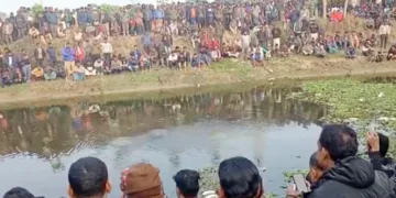 അഗ്നിശമന സേന യുവാവിന്റെ മൃതദേഹത്തിനായി തെരച്ചില് നടത്തുന്നു