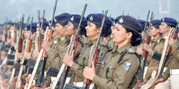 റിപ്പബ്ലിക്ദിന പരേഡില്‍ പങ്കെടുക്കുന്ന ബിഹാര്‍ പോലീസിലെ വനിതാ റെജിമെന്റ് ന്യൂദല്‍ഹിയിലെ ഗാന്ധി മൈതാനിയില്‍ പരിശീലനം നടത്തുന്നു