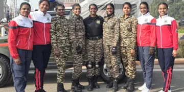 ബൈക്ക് അഭ്യാസപ്രകടനം നടത്തുന്ന സംഘാംഗങ്ങളായ ടി.എസ്. ആര്യ, സി. മീനാംബിക, ആര്‍. വിനീത, അഞ്ജു സജീവ്, എം.കെ. ജിന്‍സി, അപര്‍ണ ദേവദാസ്, സി.വി. അശ്വതി, ബി. ശരണ്യ, എന്‍. സന്ധ്യ (സിആര്‍പിഎഫ്)