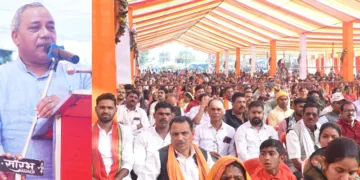 സംഘശതാബ്ദിയുടെ ഭാഗമായി ഛത്തിസ്ഗഡിലെ ബോദ്‌ലയില്‍ സര്‍വസമാജം സംഘടിപ്പിച്ച ഹിന്ദുസമ്മേളനത്തിന്റെ സമാപനപരിപാടിയില്‍ സഹസര്‍കാര്യവാഹ് രാംദത്ത് ചക്രധര്‍ സംസാരിക്കുന്നു