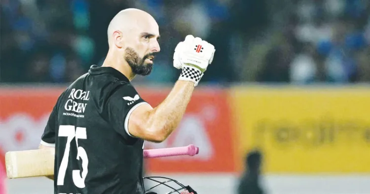 കിവീസ് ബാറ്റര്‍ ഡാരില്‍ മിച്ചല്‍ വിജയാഹ്ലാദത്തില്‍