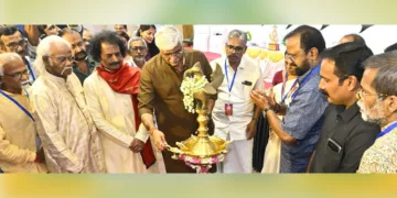 പാലക്കാട് വടക്കന്തറ അശ്വതി കല്ല്യാണമണ്ഡപത്തില്‍ നടക്കുന്ന തപസ്യ സുവര്‍ണജൂബിലി രാജ്യാന്തര സംഗീതോത്സവം
കേന്ദ്ര സാംസ്‌ക്കാരിക ടൂറിസം വകുപ്പ് മന്ത്രി ഗജേന്ദ്ര സിങ് ഷെഖാവത്ത് ഉദ്ഘാടനം ചെയ്യുന്നു.