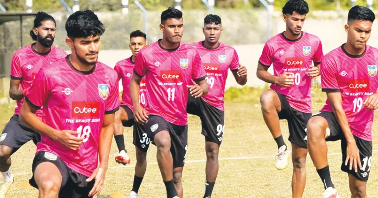 സന്തോഷ് ട്രോഫി ഫൈനല്‍സ് കളിക്കാന്‍ ആസാമിലെത്തിയ കേരള ടീം പരിശീലനത്തില്‍