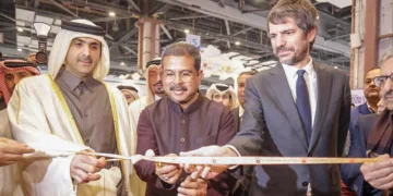 ന്യൂദല്‍ഹി അന്താരാഷ്ട്ര പുസ്തകമേള കേന്ദ്ര വിദ്യാഭ്യാസ മന്ത്രി ധര്‍മേന്ദ്രപ്രധാന്‍ ഉദ്ഘാടനം ചെയ്യുന്നു. ഖത്തര്‍ സാംസ്‌കാരിക മന്ത്രി അബ്ദുള്‍റഹ്‌മാന്‍ ബിന്‍ ഹമദ് ബിന്‍ ജാസിം ബിന്‍ അല്‍താനി, സ്പെയിന്‍ സാംസ്‌കാരിക മന്ത്രി ഏണസ്റ്റ് ഉര്‍താസുന്‍ ഡൊമെനെക് എന്നിവര്‍ സമീപം