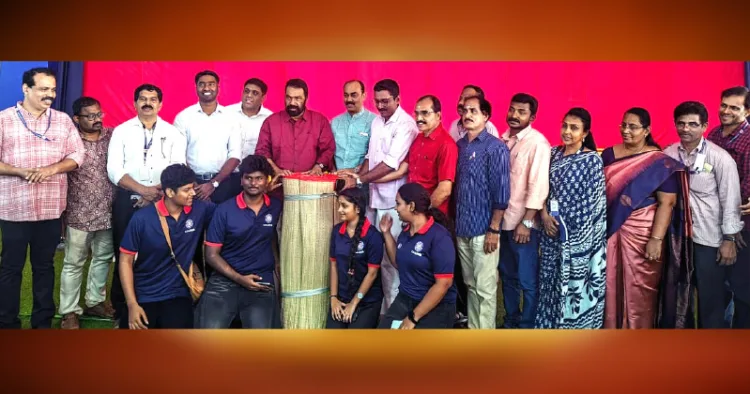 64-ാം സംസ്ഥാന സ്‌കൂള്‍ കലോത്സവം എന്‍. എസ്.എസിന്റെ ചാരെ പദ്ധതി ഉദ്ഘാടനം മന്ത്രി വി. ശിവന്‍കുട്ടി നിര്‍വഹിക്കുന്നു.