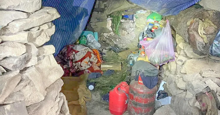 കിഷ്ത്വാറില്‍ സേന കണ്ടെത്തിയ ഭീകരസംഘടനയുടെ ഒളിത്താവളം