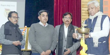 ആര്‍എസ്എസ് ശതാബ്ദി പ്രവര്‍ത്തനങ്ങളുടെ ഭാഗമായി സാഗറിലെ ഡോ. ഹരിസിങ് ഗൗഡ് സര്‍വകലാശാലാ സുവര്‍ണജയന്തി ആഡിറ്റോറിയത്തില്‍ സംഘടിപ്പിച്ച യുവസംവാദം അഖില ഭാരതീയ സമ്പര്‍ക്ക പ്രമുഖ് രാംലാല്‍ ഉദ്ഘാടനം ചെയ്യുന്നു