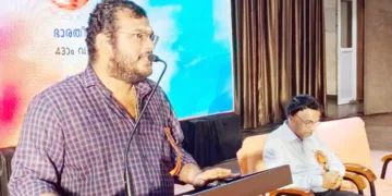 ഭാരതീയ വിചാരകേന്ദ്രം വാര്‍ഷിക സമ്മേളനത്തിന്റെ രണ്ടാം ദിവസം നിയമവാഴ്ച, പൗരധര്‍മ്മം, വികസിത ഭാരതം: ജെന്‍-സി കലാപങ്ങളുടെ പശ്ചാത്തലത്തില്‍ എന്ന വിഷയത്തില്‍ ബിജെപി ഇന്റലക്ചല്‍ സെല്‍ കണ്‍വീനര്‍ അഡ്വ. ശങ്കു ടി. ദാസ് സംസാരിക്കുന്നു. പത്മജന്‍ തടത്തില്‍ കാളിയമ്പത്ത് സമീപം