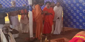 മഹാമാഘ സഭാപതി മഹാമണ്ഡലേശ്വര്‍ സ്വാമി ആനന്ദവനം ഭാരതിയും സ്വാമി ശ്രീരാമദാസ മിഷന്‍ യൂണിവേഴ്സല്‍ സൊസൈറ്റിയുടെ ദേശീയ ജനറല്‍ സെക്രട്ടറിയുമായ ശ്രീശക്തി ശാന്താനന്ദ മഹര്‍ഷിയും