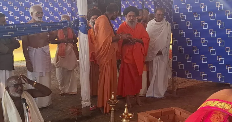 മഹാമാഘ സഭാപതി മഹാമണ്ഡലേശ്വര്‍ സ്വാമി ആനന്ദവനം ഭാരതിയും സ്വാമി ശ്രീരാമദാസ മിഷന്‍ യൂണിവേഴ്സല്‍ സൊസൈറ്റിയുടെ ദേശീയ ജനറല്‍ സെക്രട്ടറിയുമായ ശ്രീശക്തി ശാന്താനന്ദ മഹര്‍ഷിയും