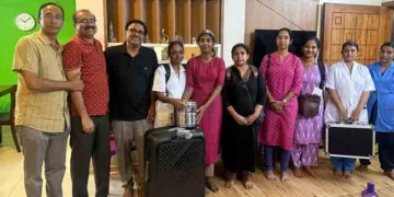 ഡോ. ഈശ്വര്‍, ഡി.എംഇ ഡോ. വിശ്വനാഥന്‍ എന്നിവരോടൊപ്പം സ്‌കിന്‍ ബാങ്ക് ടീം