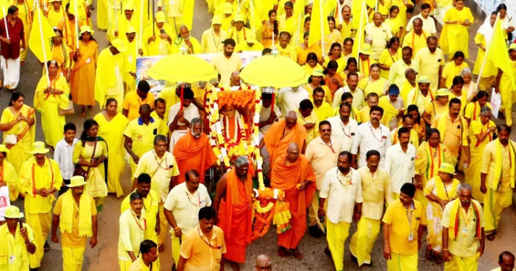 ശിവഗിരി തീര്‍ത്ഥാടനത്തോട് അനുബന്ധിച്ച് നടന്ന ഘോഷയാത്ര