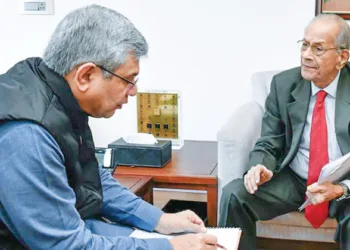 മെട്രോമാന് ഡോ. ഇ. ശ്രീധരന് കേന്ദ്ര റെയില്വേ മന്ത്രി അശ്വിനി വൈഷ്ണവുമായി ന്യൂദല്ഹിയില് കൂടിക്കാഴ്ച നടത്തിയപ്പോള്