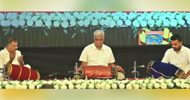 തപസ്യ സുവര്‍ണ ജൂബിലി രാജ്യാന്തര സംഗീതോത്സവത്തില്‍ പ്രശസ്ത മൃദംഗ വിദ്വാന്‍ പാലക്കാട് ടി.ആര്‍. രാജാമണിയും സംഘവും അവതരിപ്പിച്ച മിശ്രലയപ്രവാഹം