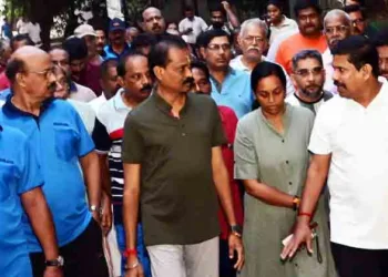 പുത്തരിക്കണ്ടം മൈതാനിയിലെ 'പുലരി കൂട്ടായ്മ' യോടൊപ്പം പുത്തരിക്കണ്ടം മൈതാനിയിൽ